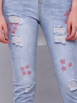 Flower Embroidery Ripped Jeans