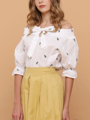 Tiny Flower Scattered Embroidered Top