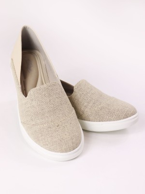 Two-Tones Slip-On Shoes