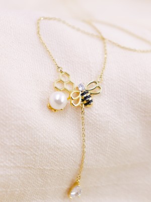 Bees Pearl Gold Pleated Necklace