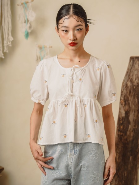 TW Flower Embroidery Puff Sleeves Top