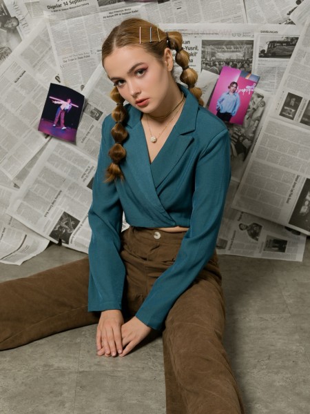 Anneth Crop Tied Outer