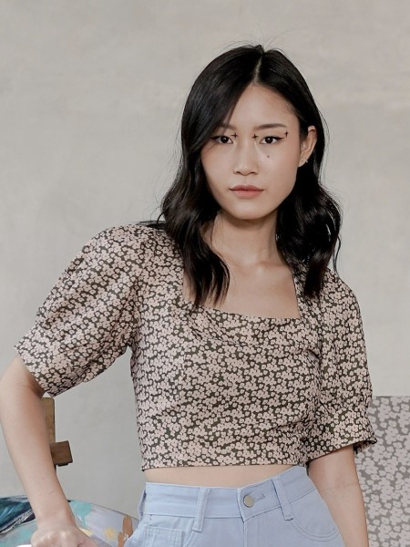 ER Square Neck Flower Print Semi Crop Top