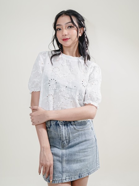 HT24 Pop Up Flower Embroidery Rib Neck Top