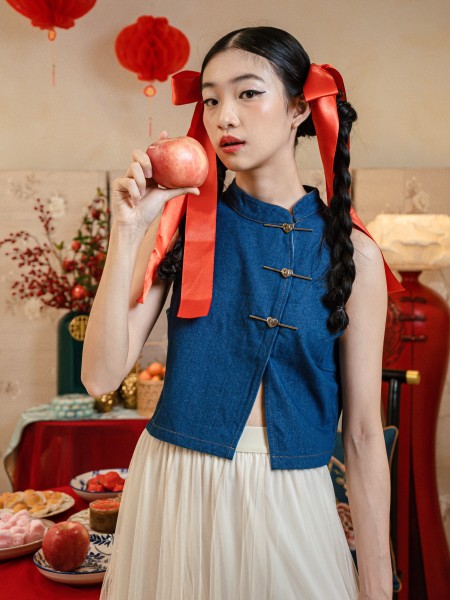 TT Heart Metal Button Shanghai Collar Denim Top