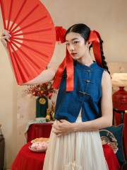 TT Heart Metal Button Shanghai Collar Denim Top